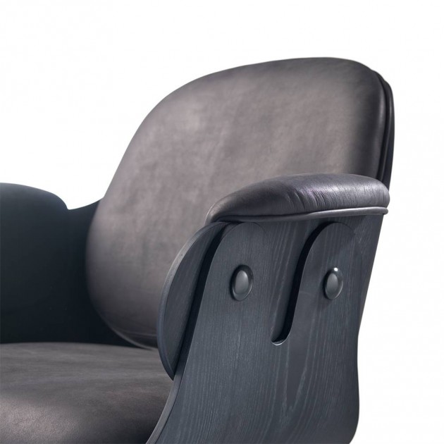 Butaca Lounger Low diseñada por Jaime Hayon para BD Barcelona en Moises Showroom