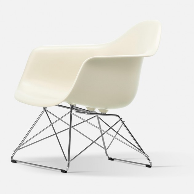 Eames Plastic Armchair LAR Vitra