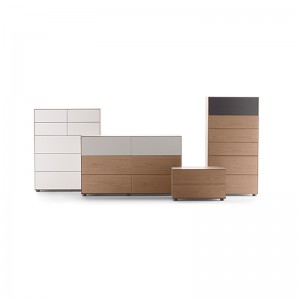 Mesilla Lauki con 3 cajones de Treku en Moises Showroom