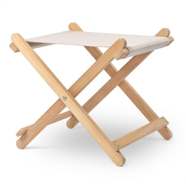 Reposapiés BM5768 madera teca de Carl Hansen. Disponible en Moisés showroom