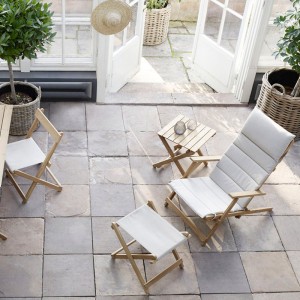 Ambiente exterior Reposapiés BM5768 de Carl Hansen. Disponible en Moisés showroom
