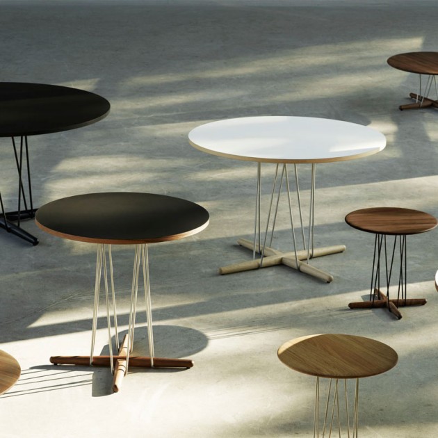 Mesas embrace E020 en roble y nogal con base acero inoxidable de Carl Hansen. Disponible en Moisés showroom