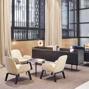 salón con Aparador Stockholm 401 roble ébano con patas y tapa bronce de punt Mobles