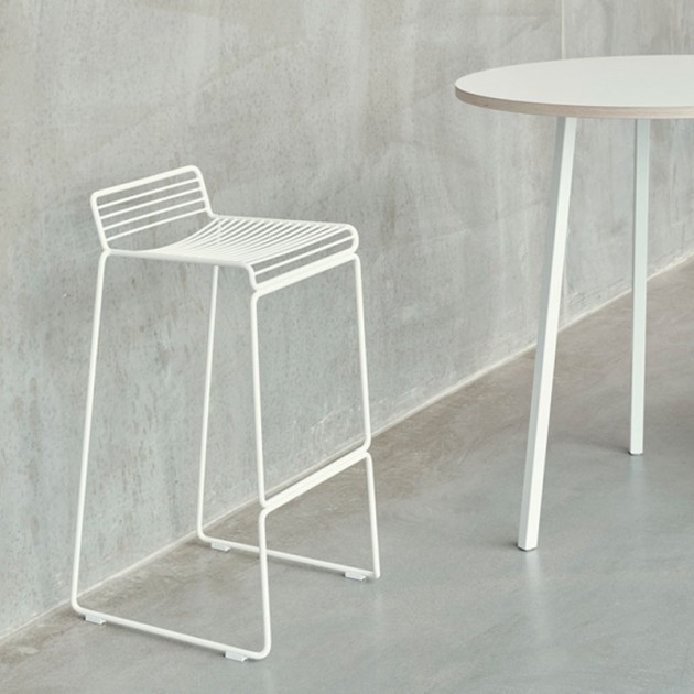 Taburete Hee Bar stool blanco de HAY en Moises Showroom