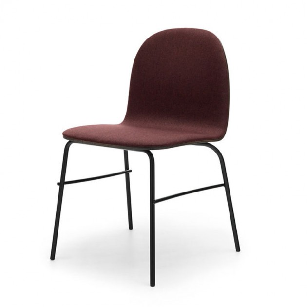 Sillas Terra Metal roble ahumado tapizadas de Omelette-Ed en Moises Showroom