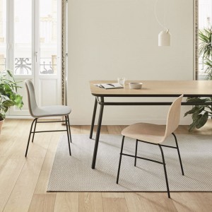 Silla Terra Metal roble natural tapizada de Omelette-Ed en Moises Showroom