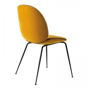 Silla Beetle tapizado integral de Gubi en Moises Showroom