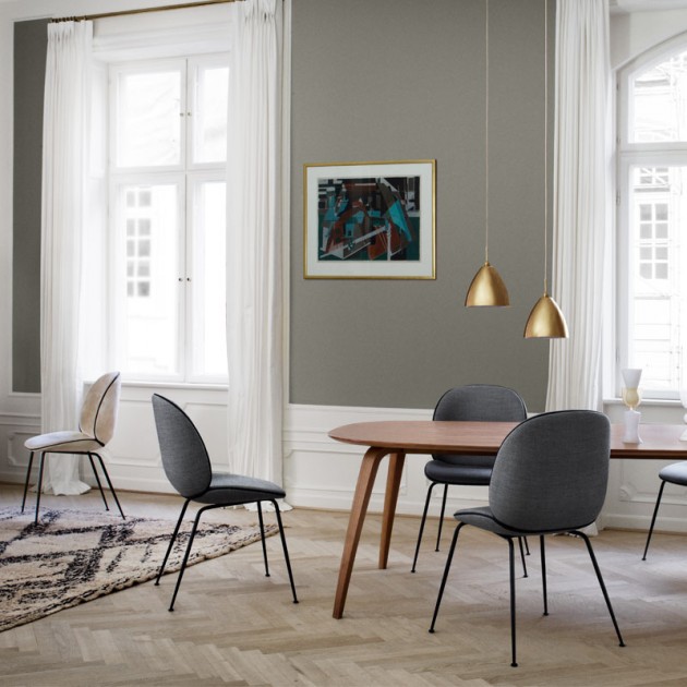Silla Beetle tapizado integral de Gubi en Moises Showroom