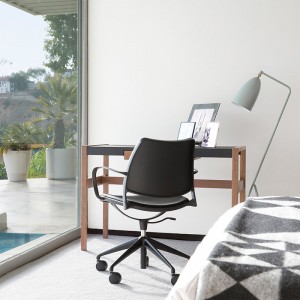 silla Gas con pie de ruedas cromado Stua