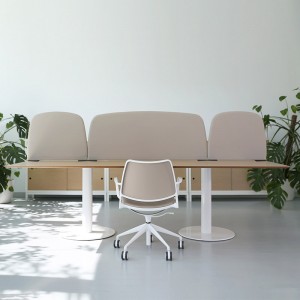 silla Gas con pie blanco ruedas Stua
