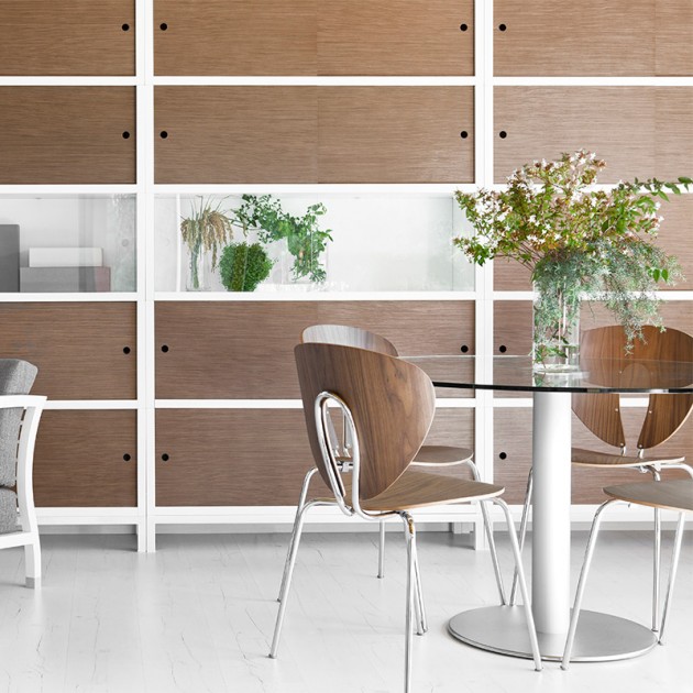 comedor con mesa Zero y sillas Globus madera Stua design