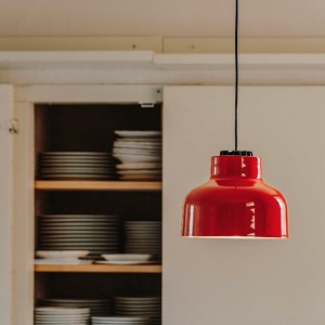 detalle lámpara suspensión M64 aluminio rojo brillante Santa & Cole