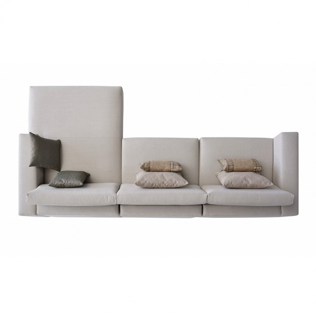 Sofá C10 con chaiselongue de Casual en Moises Showroom
