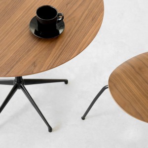 detalle mesa Marea nogal Stua