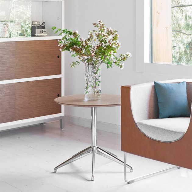 mesa Marea roble Stua base cromada altura 55
