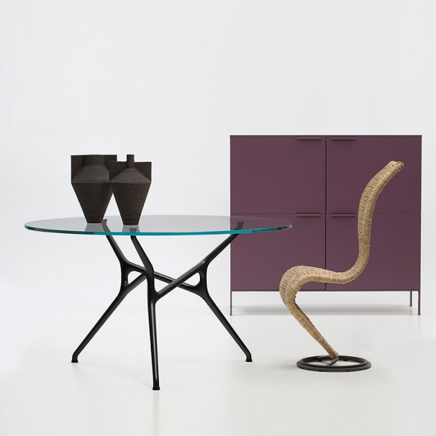 mesa Branch Cappellini base negra sobre cristal ambiente