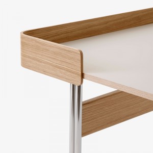 Mesa Pavilion Desk AV17 de &Tradition acabado roble en Moises Showroom