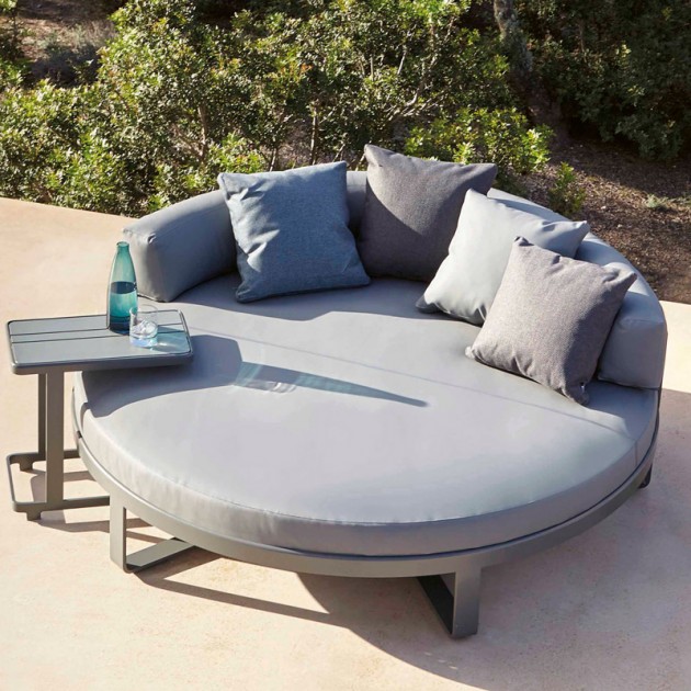 Cama Chilla Flat redonda de Gandía Blasco, fotografía ambientada