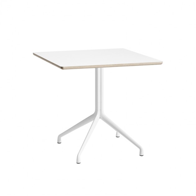 About A Table 15 tablero laminado blanco y estructura blanca HAY