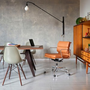 Silla Soft Pad Ea217 de Vitra