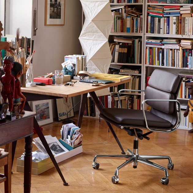 Silla Soft Pad Ea217 de Vitra