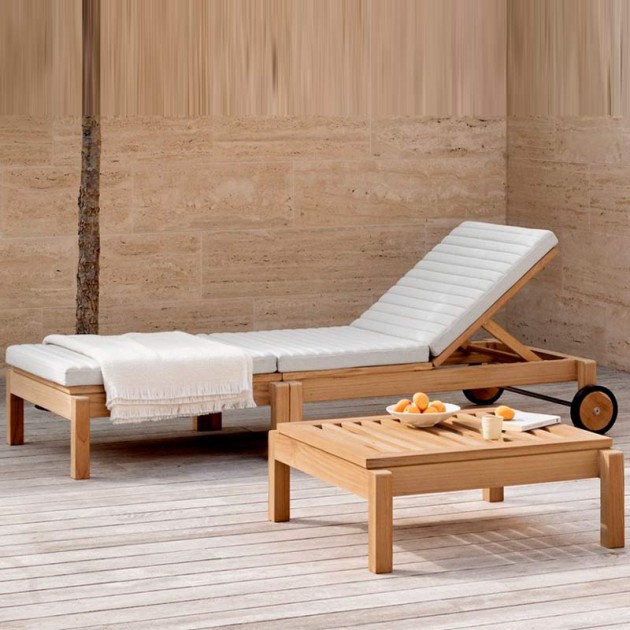 Reposapiés AH604F Carl Hansen ambiente