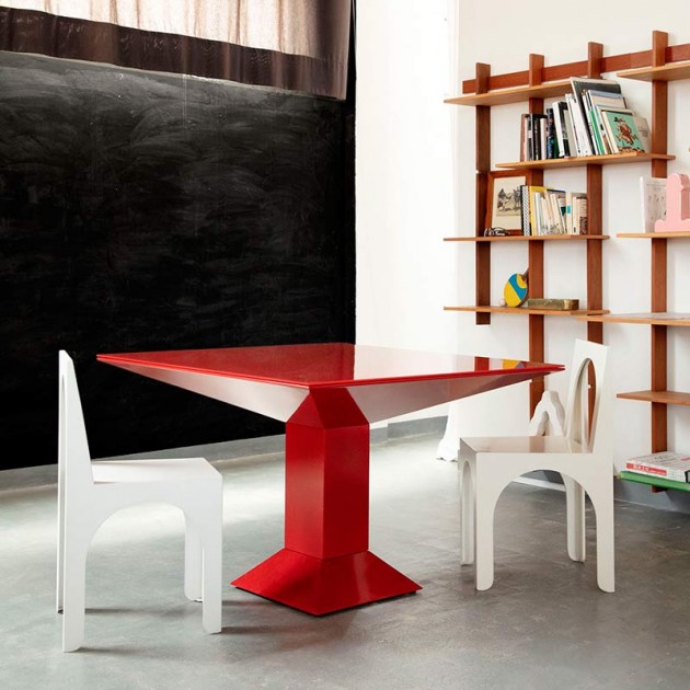 Mesa Mettsass en casa BD Barcelona