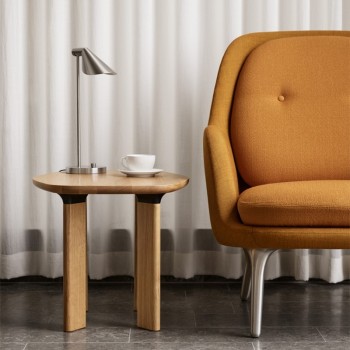 Fritz Hansen, Analog side table , diseñada por Jaime Hayon Fritz Hansen, Analog side table , diseñada por Jaime Hayon
